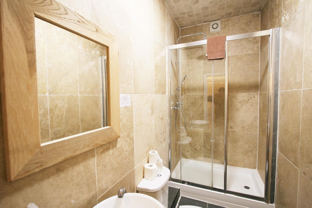 Central Studios Gloucester Place By Roomsbooked Cheltenham Exterior foto